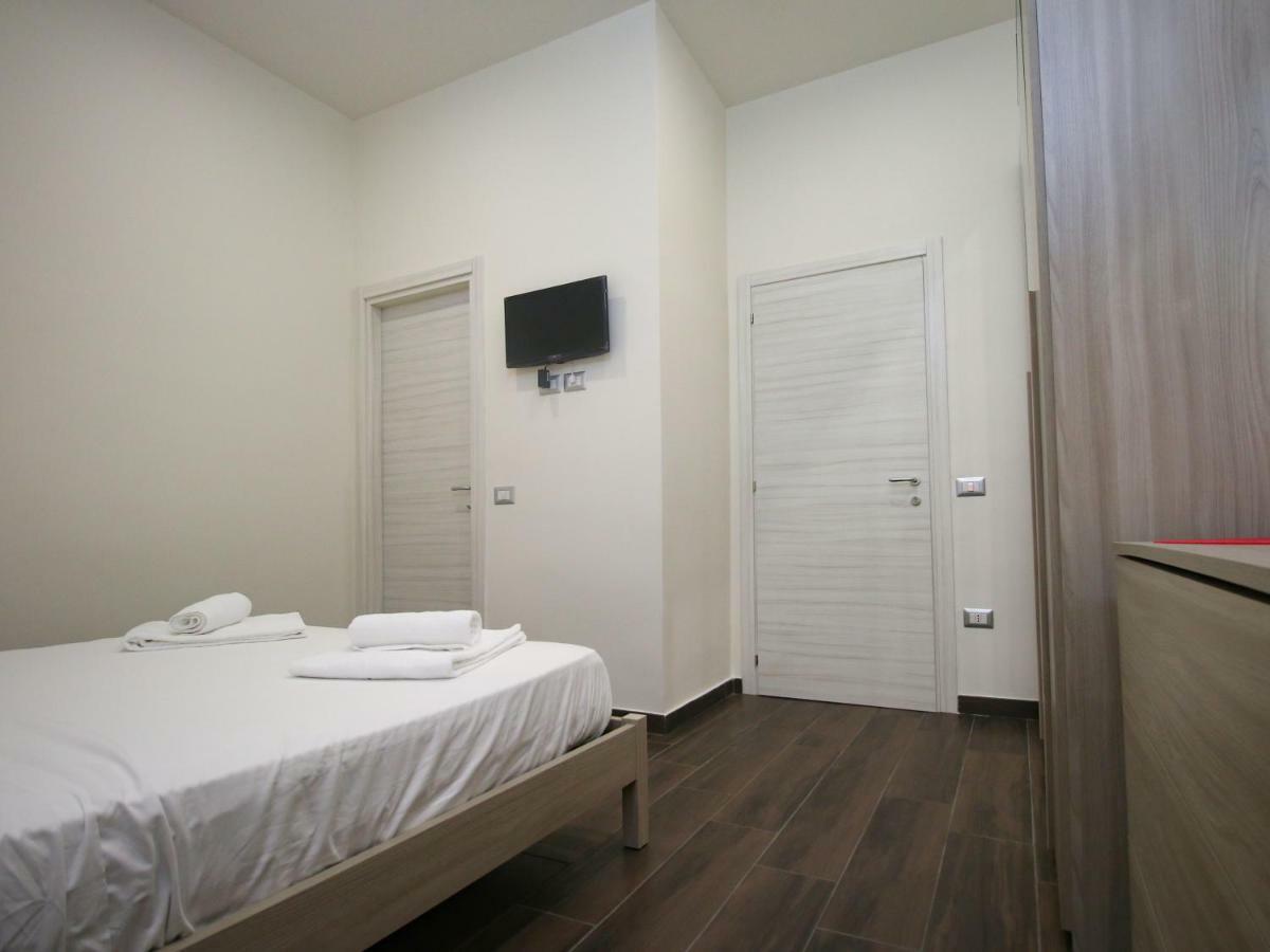 B&B Pisadog Наполи Екстериор снимка