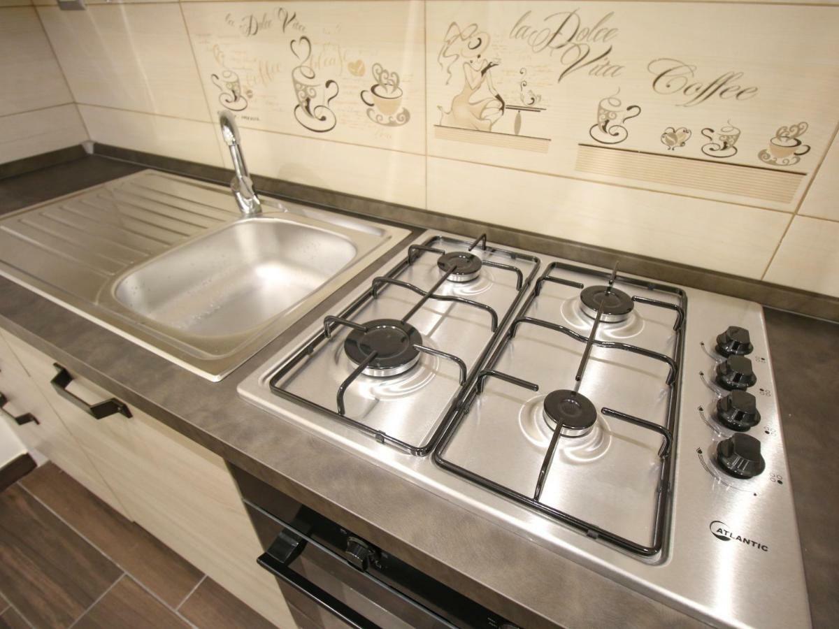 B&B Pisadog Наполи Екстериор снимка