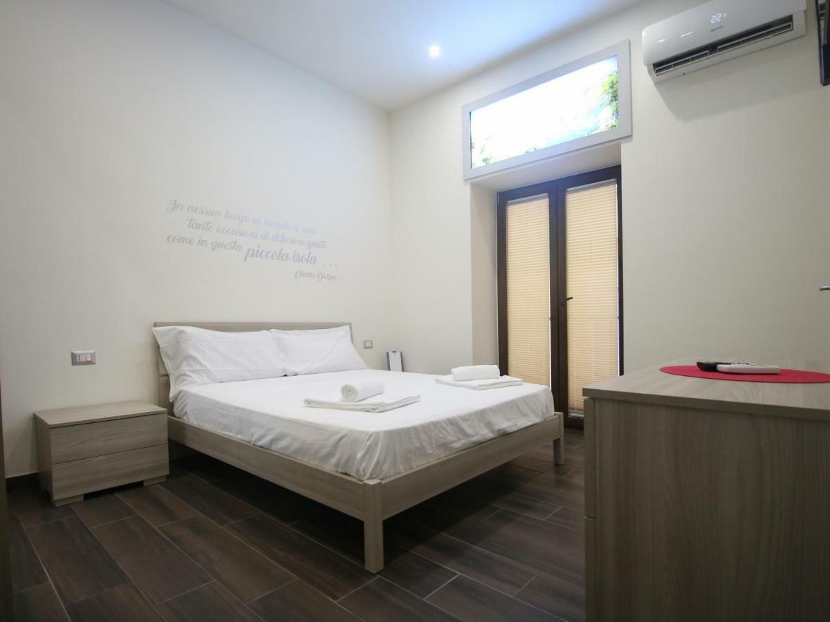 B&B Pisadog Наполи Екстериор снимка