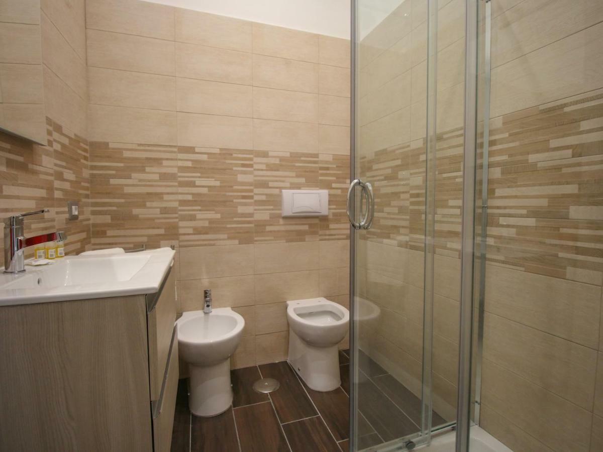 B&B Pisadog Наполи Екстериор снимка